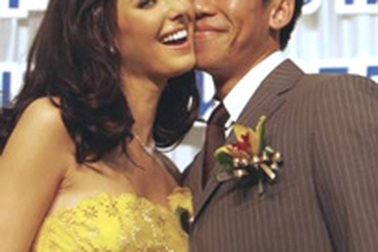 Hoa hậu hoàn vũ 2005 sẽ lên xe hoa vào tháng 11 