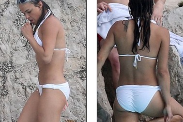 Người đẹp phim Fast and Furious khoe dáng săn chắc trên biển