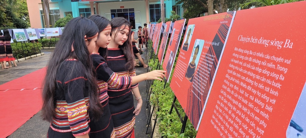 Gia Lai: Phụ nữ và trẻ em gái Jrai vượt qua rào cản, vươn lên cuộc sống - 1 Gia Lai: Phụ nữ và trẻ em gái Jrai vượt qua rào cản, vươn lên cuộc sống - 1