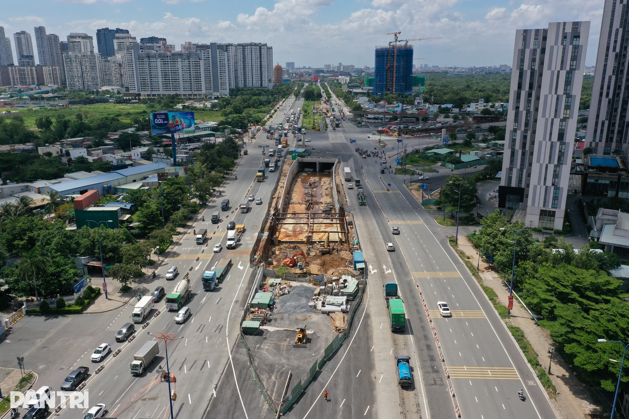 Thông xe hầm chui đầu tiên của dự án nút giao lớn nhất TPHCM - 10