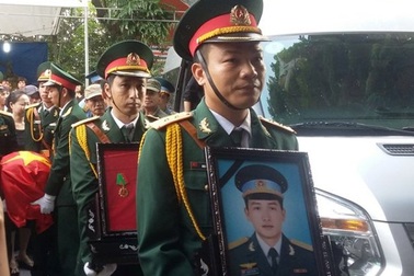 Quê nhà thắt lòng đón phi công Nguyễn Văn Tùng trở về