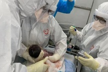 Sản phụ F0 vượt "cửa tử" sinh bé trai... sau cuộc gọi cầu cứu lúc 3h sáng