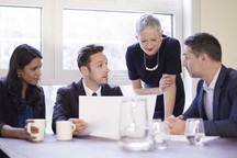 Sếp giỏi thường xuyên đối thoại với nhân viên