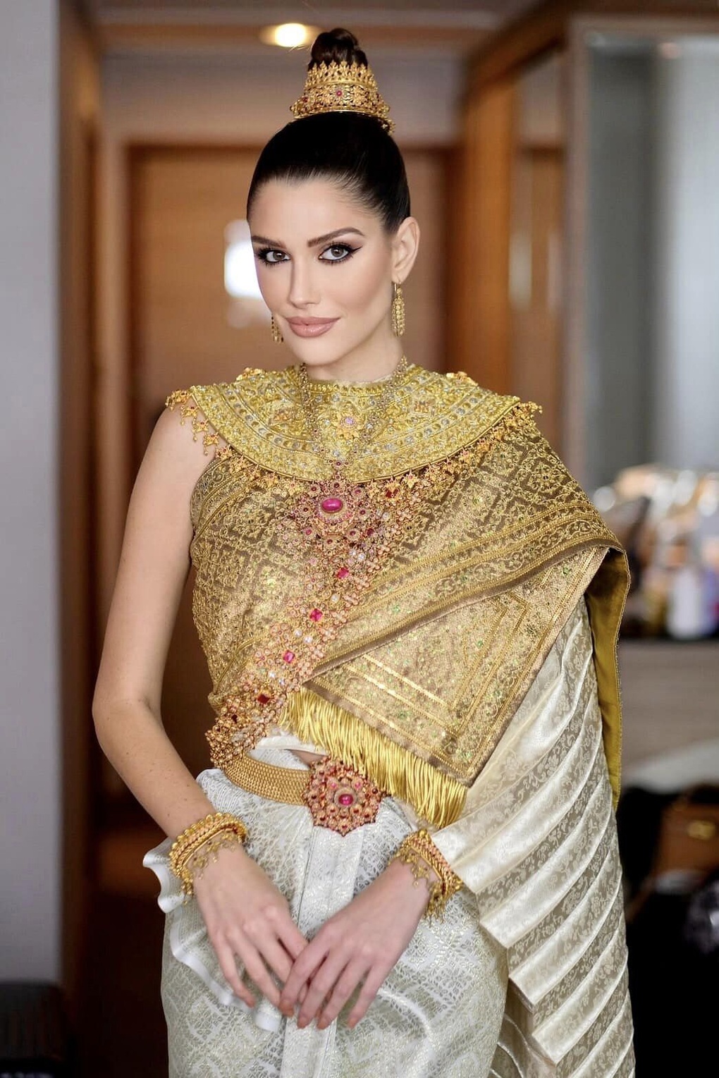 Đương kim Hoa hậu Hòa bình: Chỉ livestream bán hàng, không có show - 10 Đương kim Hoa hậu Hòa bình: Chỉ livestream bán hàng, không có show - 10