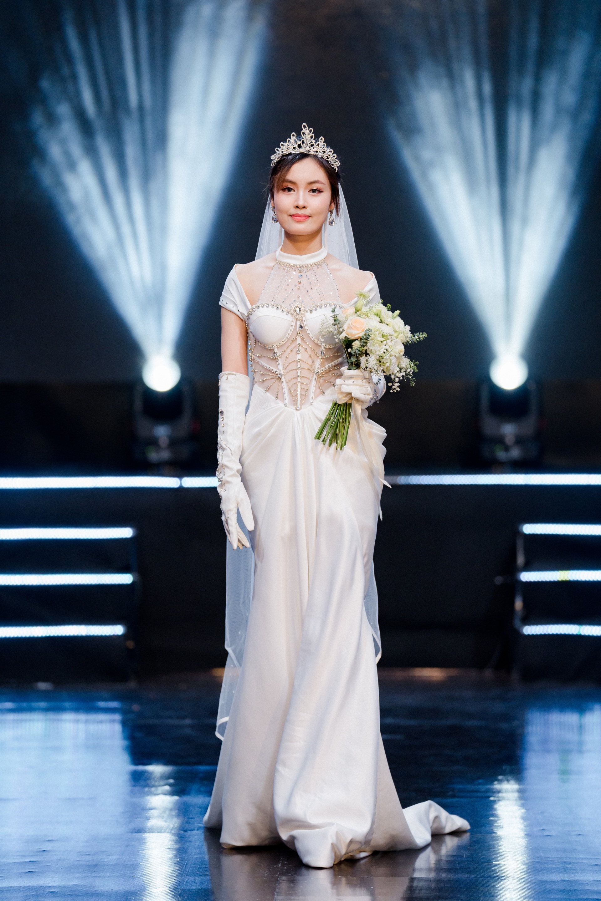 Bữa tiệc thời trang mãn nhãn của sinh viên Đại học Kiến trúc Hà Nội - 29 Bữa tiệc thời trang mãn nhãn của sinh viên Đại học Kiến trúc Hà Nội - 29