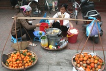 “Dứt khoát cấm hàng rong ở những phố lớn”