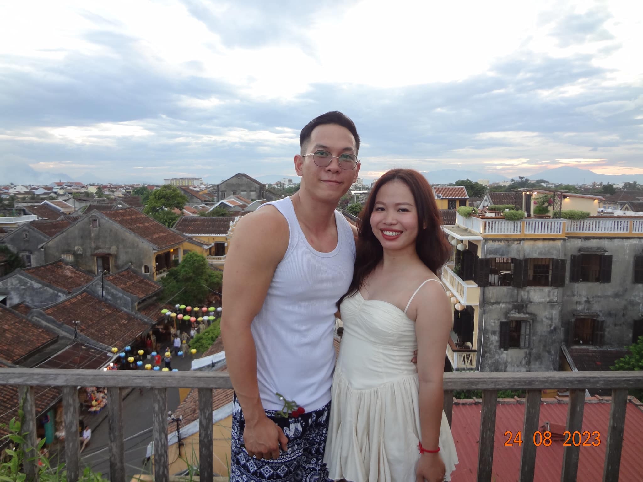 Egy HCMC-i lány nehezen keres pénzt, és eltartja 3 évvel idősebb férjét, aki testépítőként dolgozik - 3 Cô gái TPHCM vất vả kiếm tiền, nuôi chồng hơn 3 tuổi theo nghề thể hình - 3