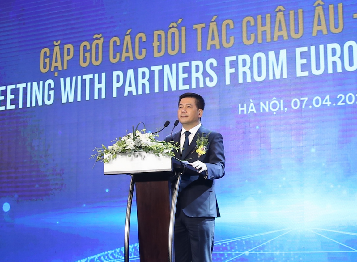 Thắt chặt quan hệ với các đối tác châu Âu - châu Mỹ - 1 Thắt chặt quan hệ với các đối tác châu Âu - châu Mỹ - 1