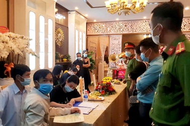 Thu hồi giấy phép thẩm mỹ viện tổ chức tụ tập khai trương, hát hò