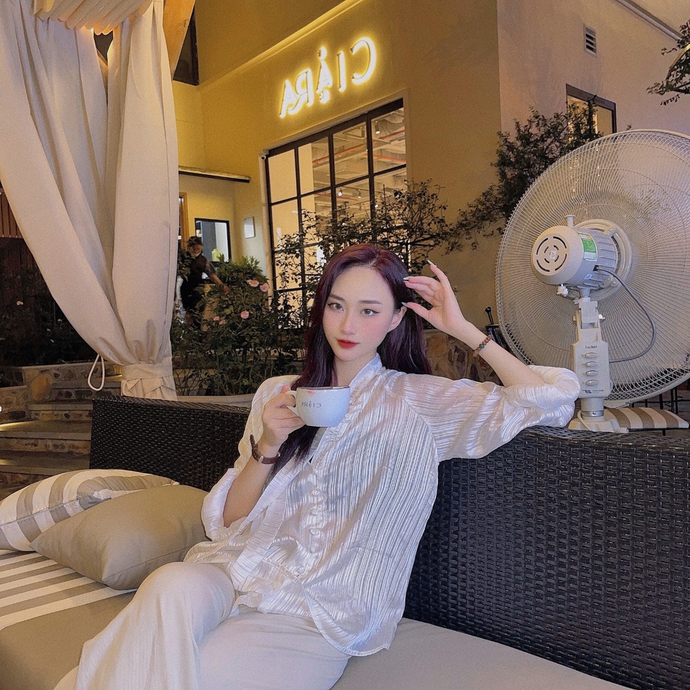 Nữ sinh ĐH Thủy Lợi xinh đẹp, cuốn hút bày tỏ quan điểm tự yêu - 3 Nữ sinh ĐH Thủy Lợi xinh đẹp, cuốn hút bày tỏ quan điểm tự yêu - 3