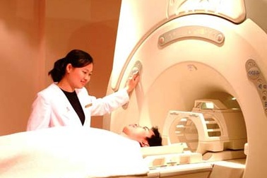 Phẫu thuật xâm lấn tối thiểu trong điều trị u thần kinh