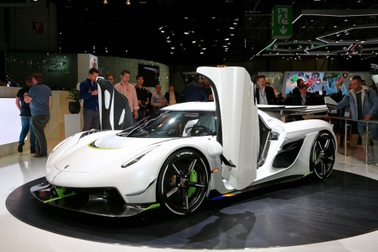 Cận cảnh siêu xe 3 triệu USD mới ra mắt của Koenigsegg
