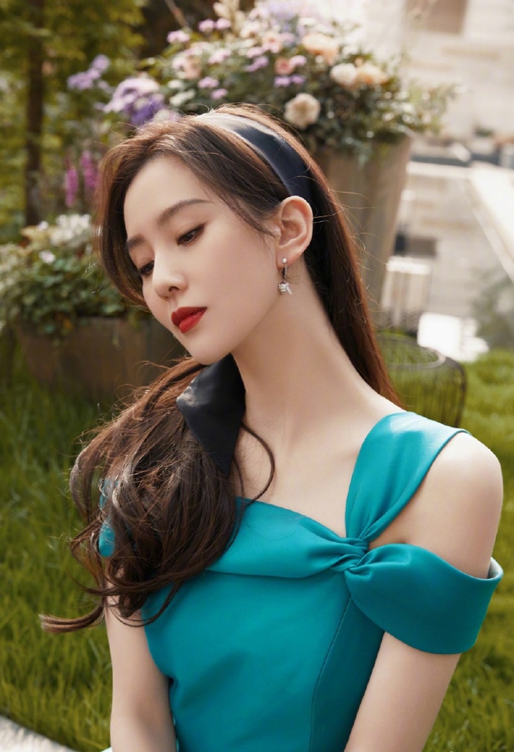 Lưu Thi Thi tái xuất sau hai năm ở ẩn - 1 Lưu Thi Thi tái xuất sau hai năm ở ẩn - 1