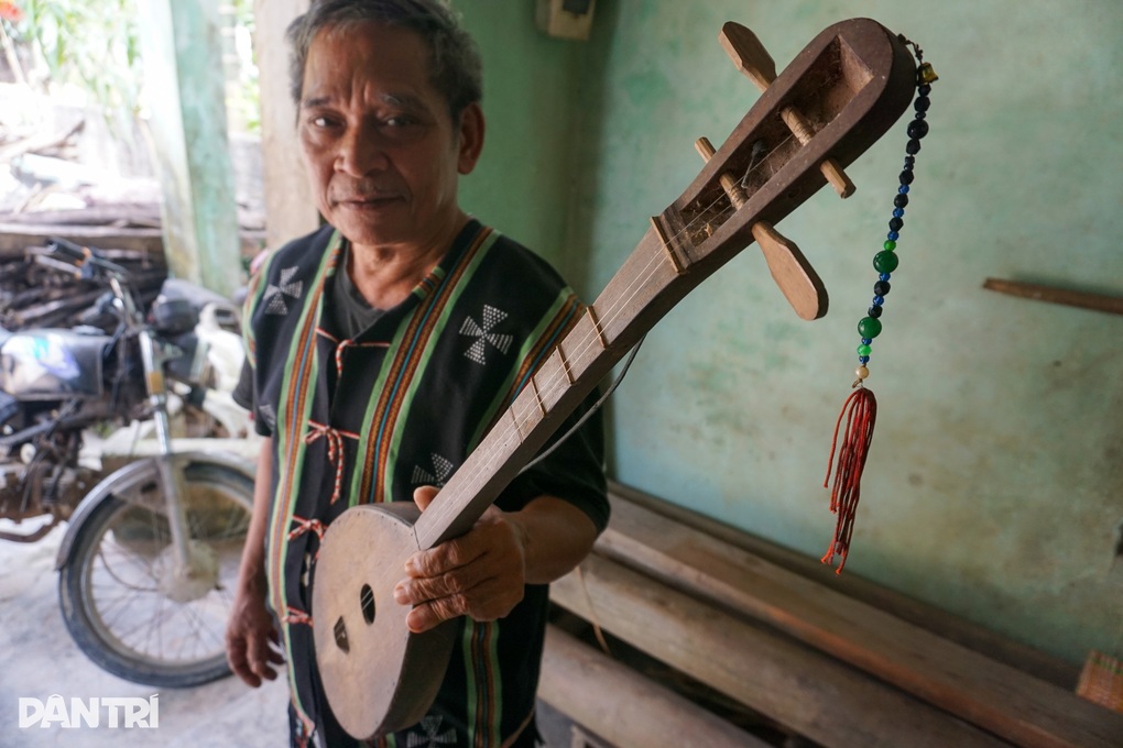 Lên non nghe chuyện tình của lão nông Cơ Tu cùng cây đàn Ta lư - 4
