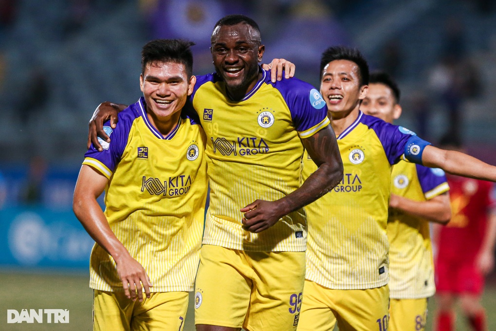 Hà Nội FC và thành công rực rỡ từ những nhân vật đặc biệt - 2 Hà Nội FC và thành công rực rỡ từ những nhân vật đặc biệt - 2