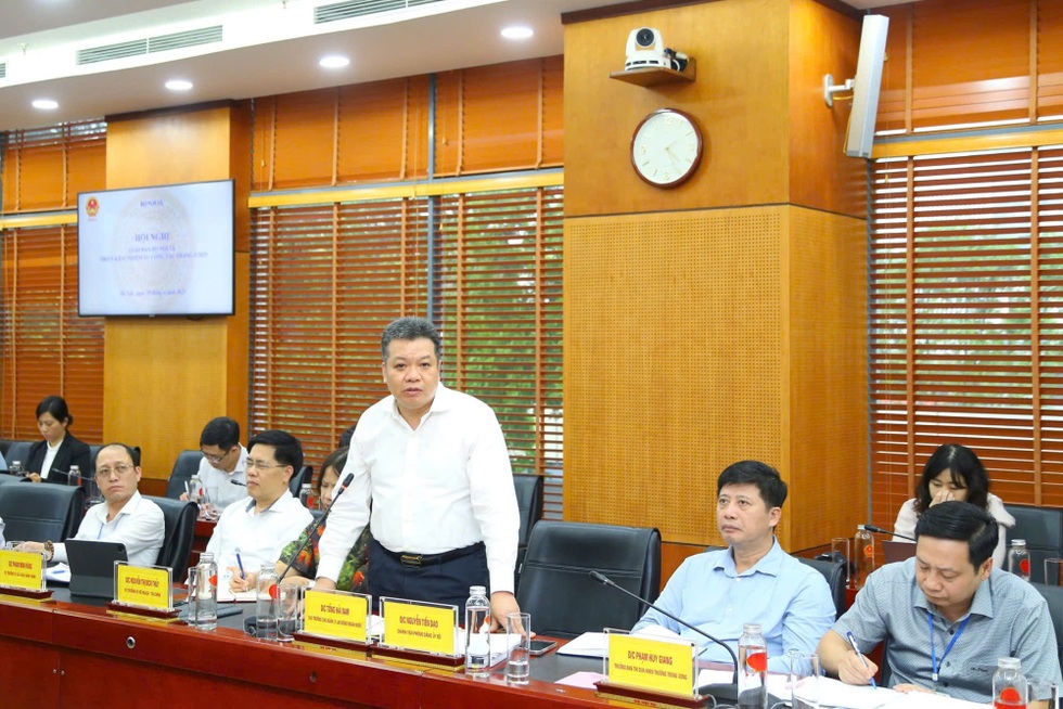 Cuộc cách mạng diễn tiến thần tốc, Bộ trưởng thấm giá trị của cống hiến - 3 Cuộc cách mạng diễn tiến thần tốc, Bộ trưởng thấm giá trị của cống hiến - 3