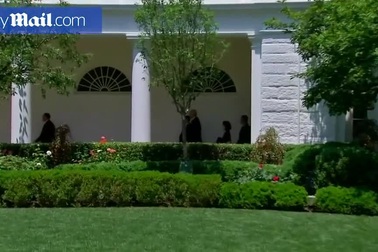 Chánh Văn phòng Nhà Trắng hộ tống "trùm" tình báo Triều Tiên tới gặp ông Trump