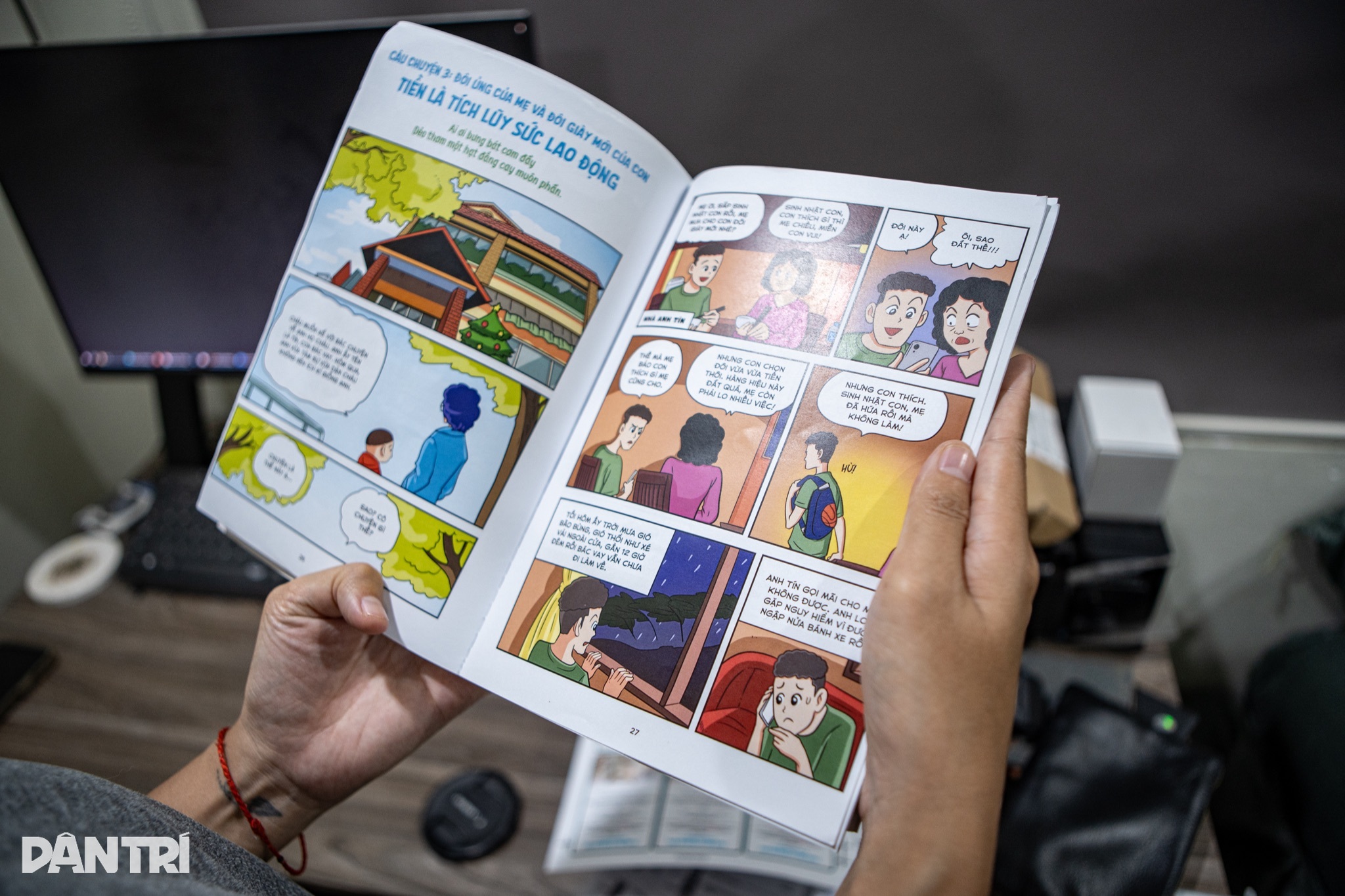 សំបុត្រដែលបង្កប់ដោយក្ដីស្រឡាញ់របស់ម្ដាយក្នុងសៀវភៅកំប្លែងហិរញ្ញវត្ថុ Smart with Money - ២ Bức thư thấm tình mẹ trong truyện tranh tài chính Khéo khôn với tiền - 2