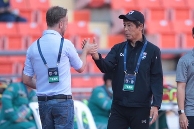 HLV Akira Nishino không hài lòng khi đội tuyển Thái Lan bị cầm hoà