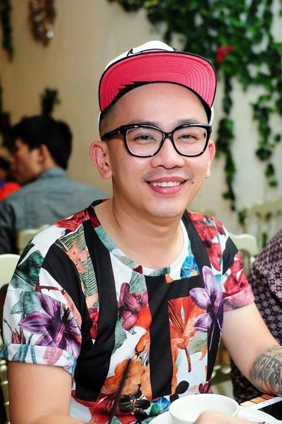 Gia đình tổ chức lễ tưởng niệm, cầu siêu cho chuyên gia trang điểm Minh Lộc - 1 Gia đình tổ chức lễ tưởng niệm, cầu siêu cho chuyên gia trang điểm Minh Lộc - 1