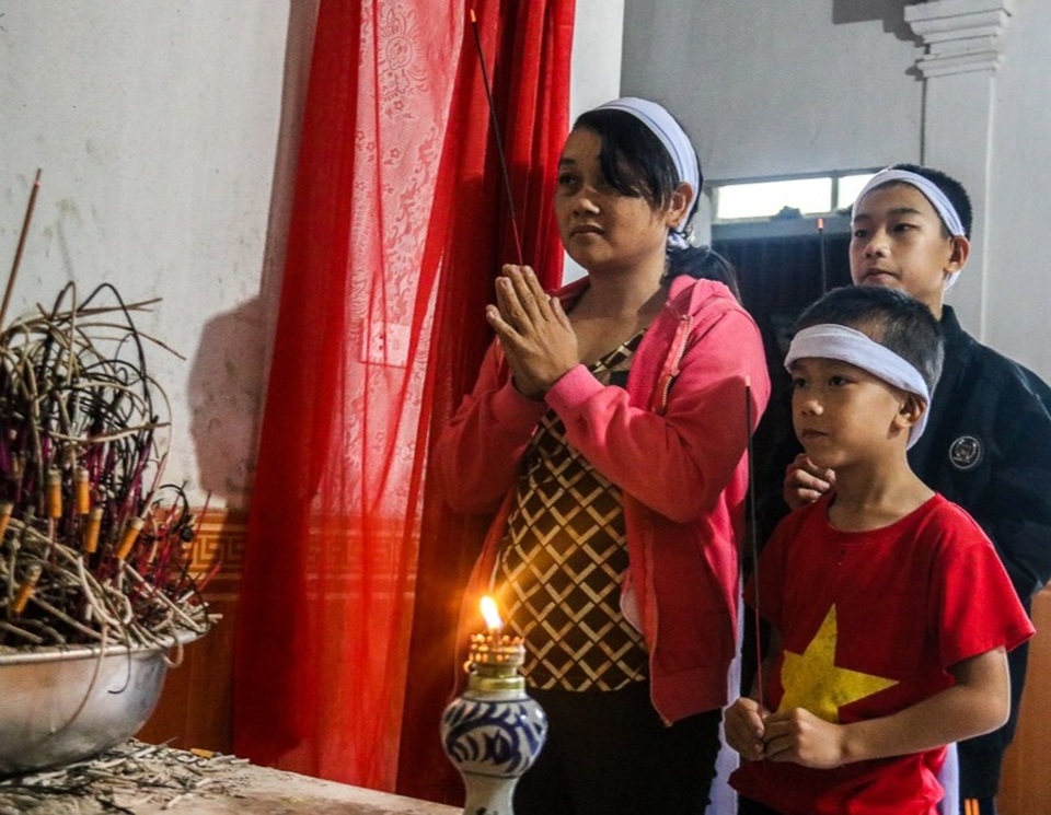 Người cha nghèo tử vong khi đi bắt cua bỏ lại vợ bệnh tật và 3 đứa con thơ - 5 Người cha nghèo tử vong khi đi bắt cua bỏ lại vợ bệnh tật và 3 đứa con thơ - 5