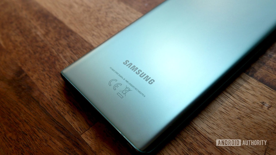 7 điều các nhà sản xuất smartphone cần phải dừng lại ngay trong năm 2021 - 2 7 điều các nhà sản xuất smartphone cần phải dừng lại ngay trong năm 2021 - 2