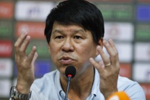 HLV Vũ Tiến Thành: "Trọng tài có tâm nên mới hội ý với trợ lý và đổi ý"