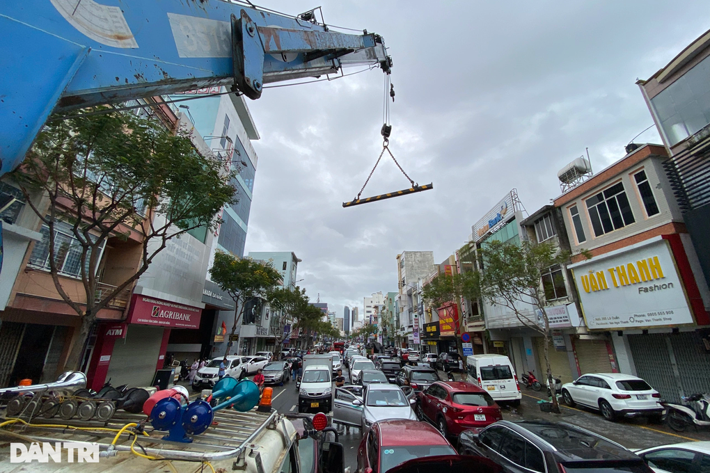 Sau đêm mưa lũ, hàng trăm ô tô bị ngập nước có được nhận bảo hiểm? - 1 Sau đêm mưa lũ, hàng trăm ô tô bị ngập nước có được nhận bảo hiểm? - 1