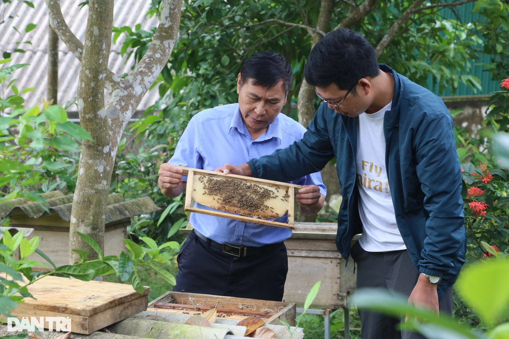Người đàn ông 8 nhiệm kỳ không trả được chức trưởng thôn - 2 Người đàn ông 8 nhiệm kỳ không trả được chức trưởng thôn - 2