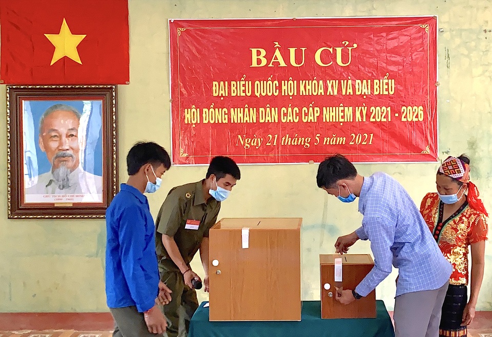 Đi thuyền vượt sông vào vùng lõi vườn quốc gia để bầu cử sớm - 8 Đi thuyền vượt sông vào vùng lõi vườn quốc gia để bầu cử sớm - 8
