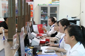 Bộ Nội vụ hướng dẫn điều kiện viên chức được tiếp nhận làm công chức