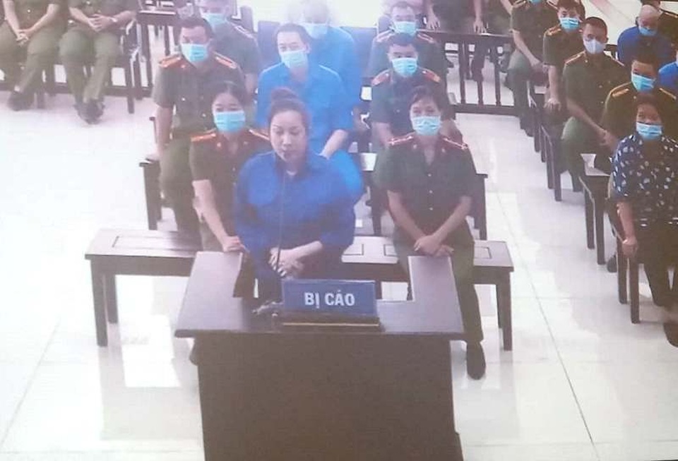 Vợ Đường “Nhuệ” và nguyên 4 cán bộ đấu giá, phát triển quỹ đất hầu toà - 2 Vợ Đường “Nhuệ” và nguyên 4 cán bộ đấu giá, phát triển quỹ đất hầu toà - 2