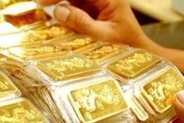 Người xát gạo truy tìm chủ nhân số vàng giấu trong... bao lúa