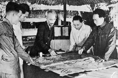 Nét đặc sắc, sáng tạo trong tư tưởng Hồ Chí Minh về "Chính trị trọng hơn quân sự"