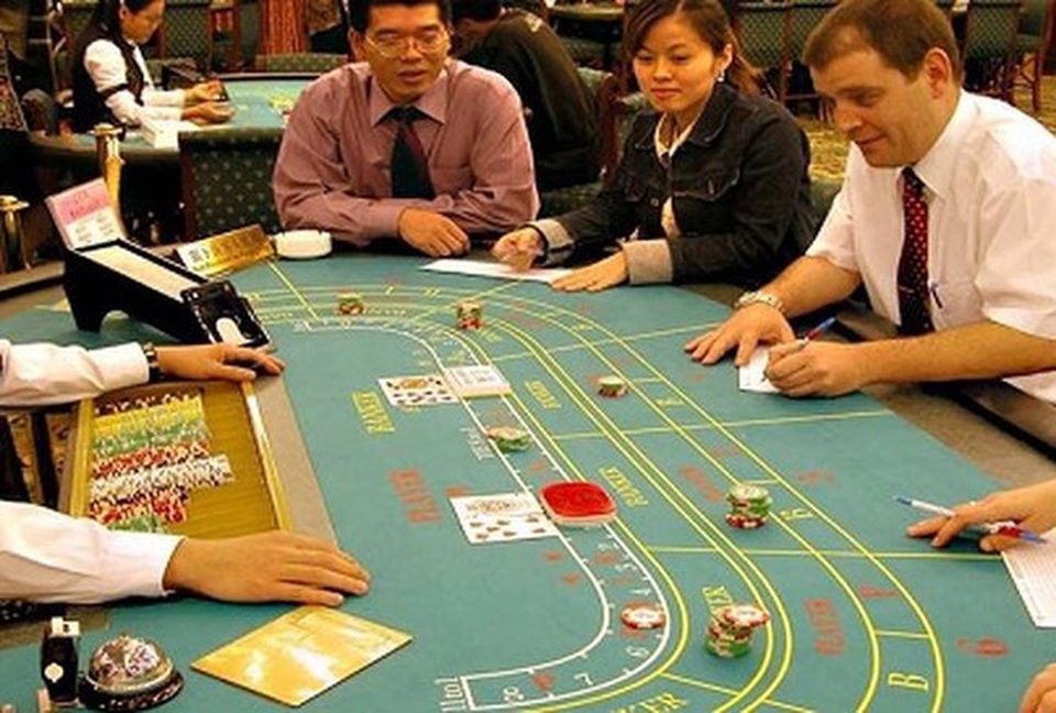 Sòng bài duy nhất Hạ Long gây sốc nặng vì cháy hàng cổ phiếu - 2 Sòng bài duy nhất Hạ Long gây sốc nặng vì cháy hàng cổ phiếu - 2