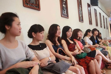 Đại gia tuyển vợ, 232 mỹ nữ dấn thân