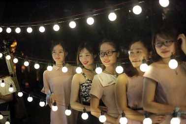 Justa Tee, Monstar thổi bùng đêm prom dưới mưa của ĐH Khoa học tự nhiên