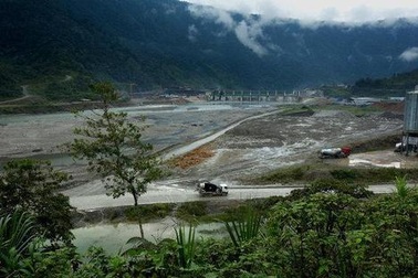 Trung Quốc dùng tiền để áp đặt “cuộc chơi” như thế nào?