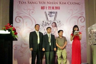 SYM trao quà cho khách hàng mua Attila Elizabeth EFI