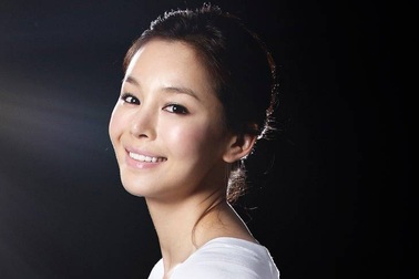 Nữ diễn viên xứ Hàn bị truy tố vì “tòm tem” với người có vợ