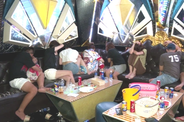 Kiểm tra quán karaoke, phát hiện 29 thanh niên dương tính với ma túy