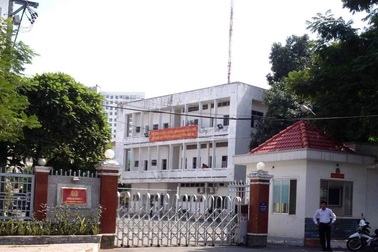 Một người chết trong trụ sở công an quận 11