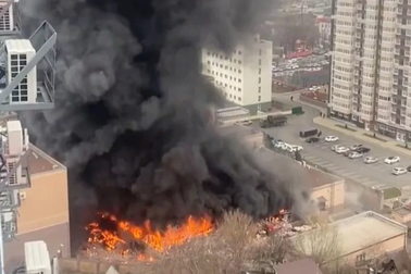 Cháy lớn tại trụ sở cơ quan an ninh Nga ở khu vực giáp Ukraine