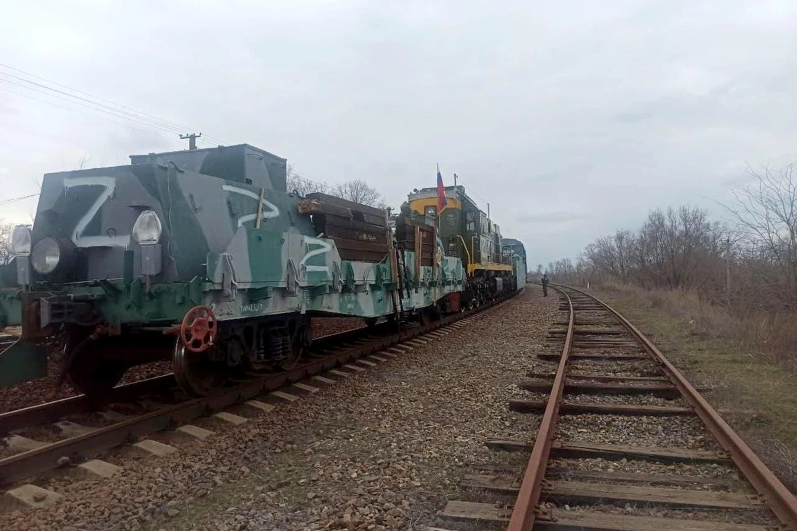 Ukraine tuyên bố phá hủy đoàn tàu bọc thép của Nga - 1 Ukraine tuyên bố phá hủy đoàn tàu bọc thép của Nga - 1