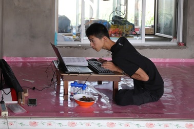 Nam sinh teo cơ vượt nỗi đau bệnh tật để giành suất vào đại học