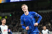 Ngược dòng hạ Tottenham, Chelsea đua vô địch với Liverpool