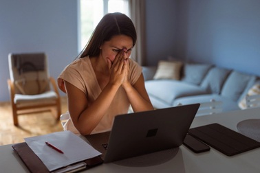 Quen qua ứng dụng hẹn hò, người phụ nữ bị bạn trai lừa gần 1 tỷ đồng