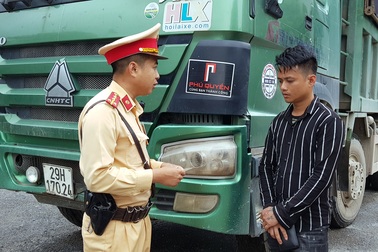 Hà Nội: Phát hiện tài xế xe “hổ vồ” dương tính với ma túy