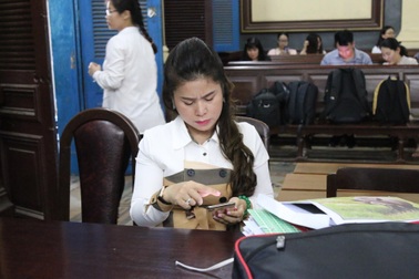 Hết muốn xử kín, bà Lê Hoàng Diệp Thảo lại muốn xử vụ ly hôn công khai!