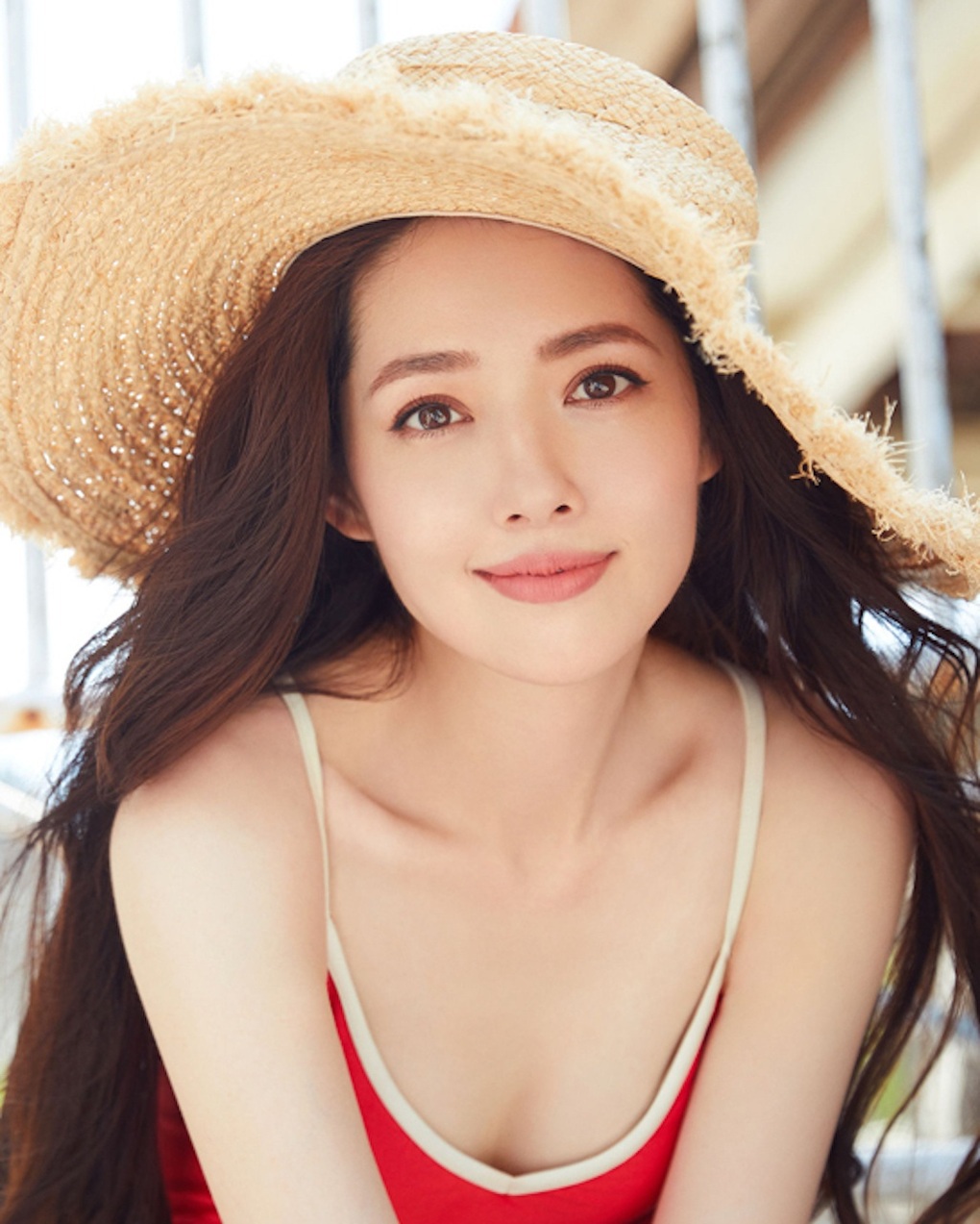 Nỗi bất hạnh của mỹ nhân bỏ sự nghiệp trở thành con dâu trùm giải trí - 1 Nỗi bất hạnh của mỹ nhân bỏ sự nghiệp trở thành con dâu trùm giải trí - 1